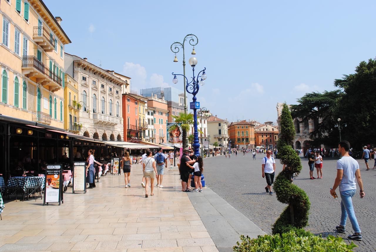 Dreaming Piazza Bra Rooms Verona Exteriör bild